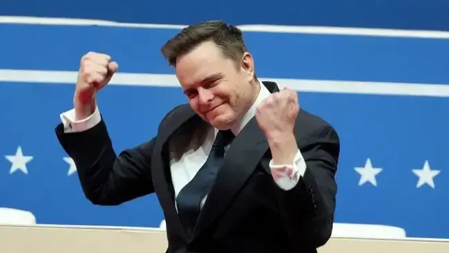 Imagen de Elon Muskchicado generada con Face Fusion
